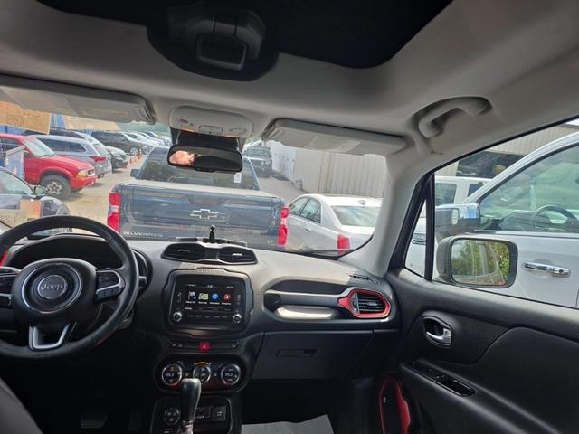 Photo of 2017 Granite Crystal Clearcoat Metallic Jeep Renegade