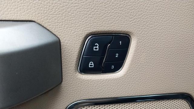 Photo of 2018 Oxford White Ford F-150
