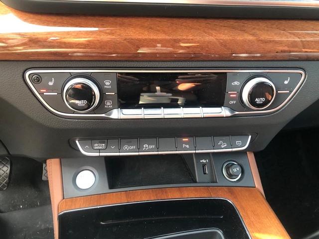 Photo of 2021 Manhattan Gray Metallic Audi Q5