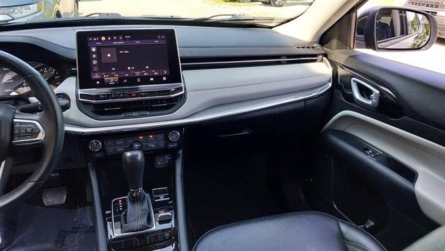 Photo of 2022 Diamond Black Jeep Compass