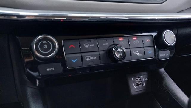 Photo of 2022 Diamond Black Jeep Compass