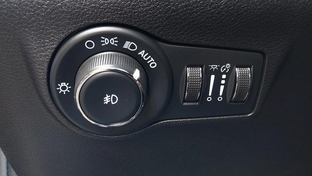 Photo of 2022 Diamond Black Jeep Compass
