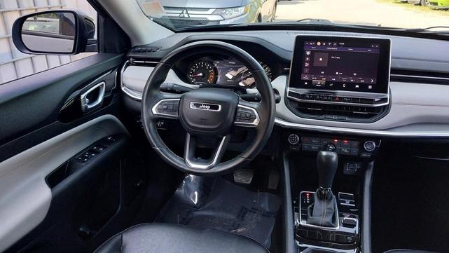 Photo of 2022 Diamond Black Jeep Compass