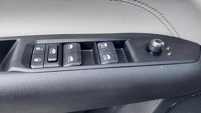 Photo of 2022 Diamond Black Jeep Compass