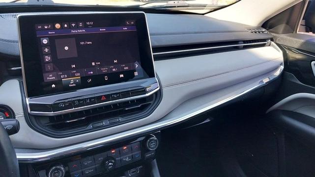 Photo of 2022 Diamond Black Jeep Compass