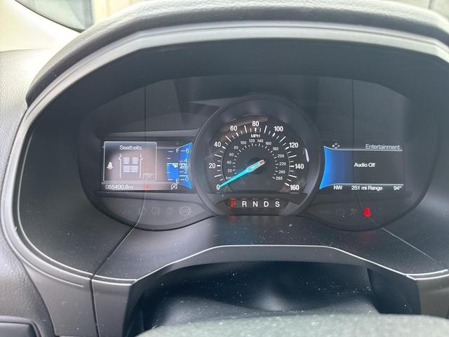 Photo of 2023 Green Metallic Ford Edge