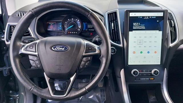 Photo of 2022 Green Metallic Ford Edge
