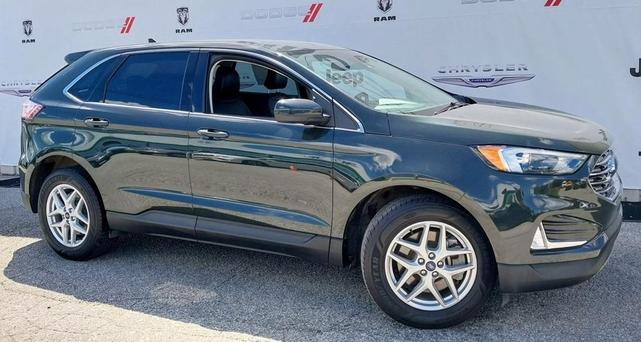 Photo of 2022 Green Metallic Ford Edge