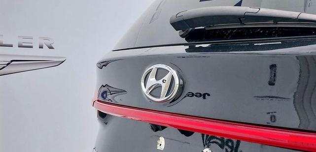 Photo of 2023 Twilight Black Hyundai SANTA FE
