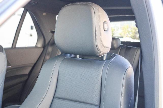 Photo of 2025 Polar White Mercedes-Benz GLE 450