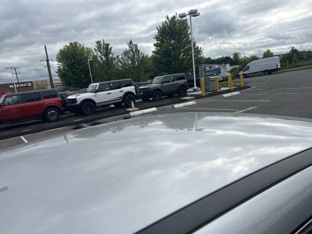 Photo of 2022 Iconic Silver Metallic Ford Escape