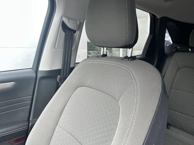 Photo of 2022 Iconic Silver Metallic Ford Escape
