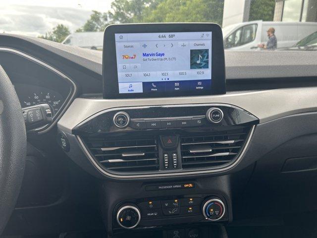 Photo of 2022 Iconic Silver Metallic Ford Escape