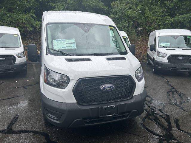 Photo of 2025 Oxford White Ford Transit-250