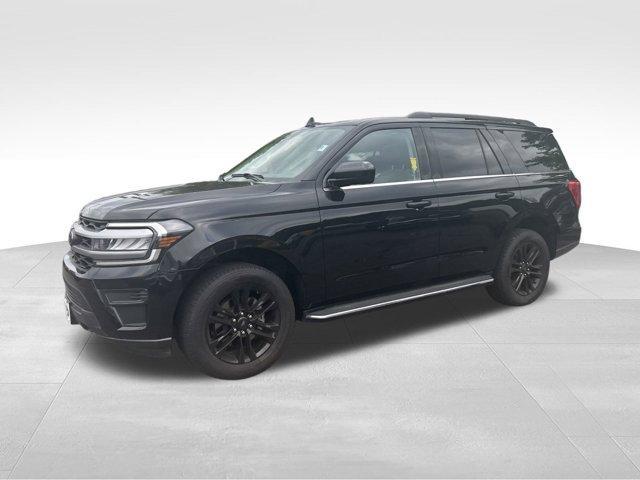 Photo of 2022 Agate Black Metallic Ford Expedition