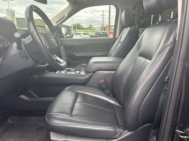 Photo of 2022 Agate Black Metallic Ford Expedition
