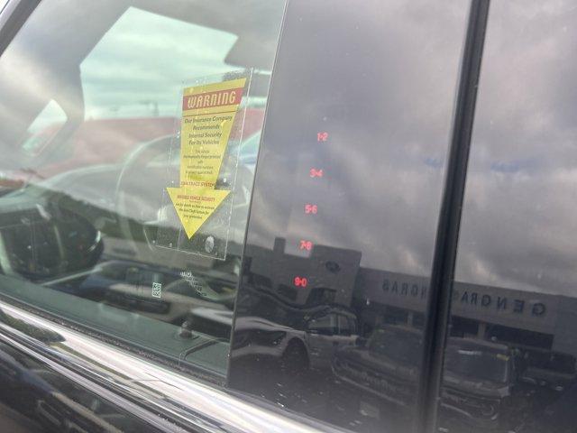 Photo of 2022 Agate Black Metallic Ford Expedition