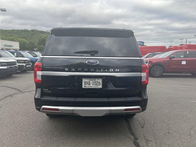 Photo of 2022 Agate Black Metallic Ford Expedition