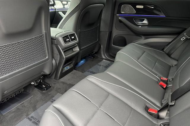 Photo of 2026 Obsidian Black Mercedes-Benz GLE 450