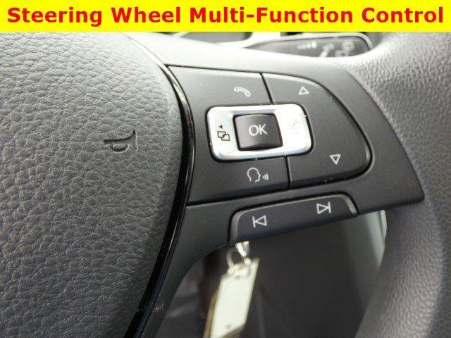 Photo of 2018 Reflex Silver Metallic Volkswagen Atlas