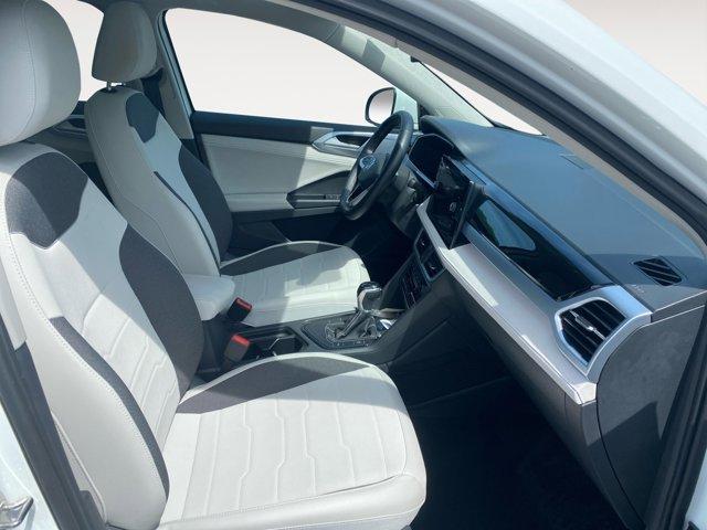 Photo of 2025 Pure White Volkswagen Taos