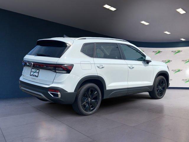 Photo of 2025 Pure White Volkswagen Taos