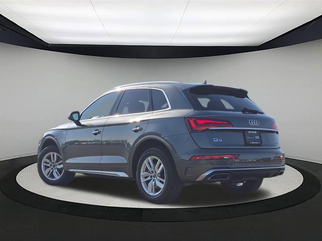 Photo of 2023 Daytona Gray Pearl Effect Audi Q5