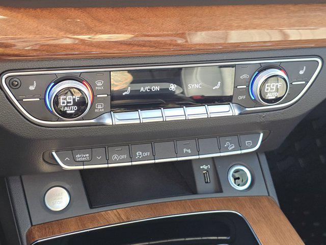 Photo of 2023 Daytona Gray Pearl Effect Audi Q5