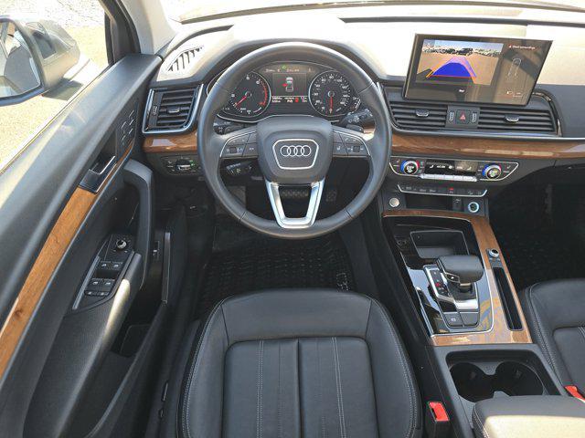 Photo of 2023 Daytona Gray Pearl Effect Audi Q5