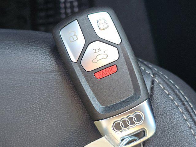 Photo of 2023 Daytona Gray Pearl Effect Audi Q5