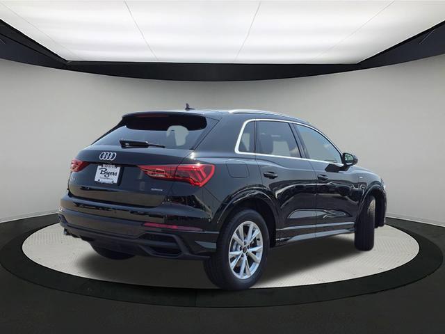 Photo of 2025 Mythos Black Metallic Audi Q3