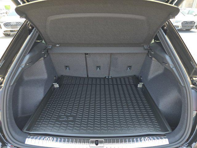 Photo of 2025 Mythos Black Metallic Audi Q3