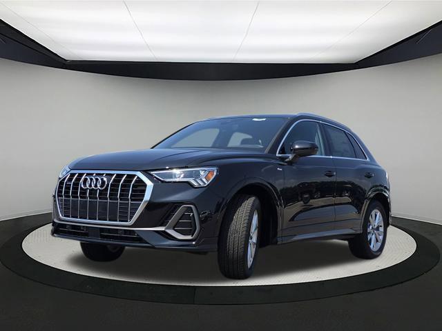 Photo of 2025 Mythos Black Metallic Audi Q3