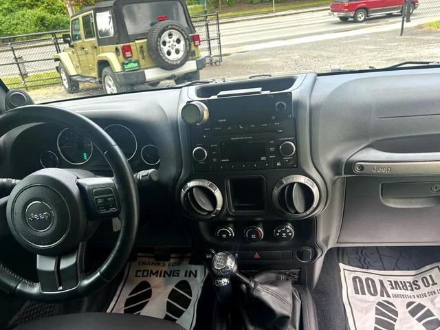 Photo of 2014 Black Jeep Wrangler