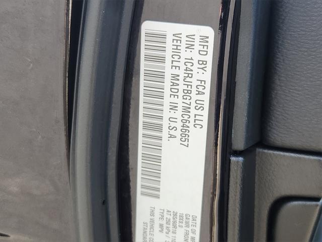 Photo of 2021 Sangria Metallic Clearcoat Jeep Grand Cherokee