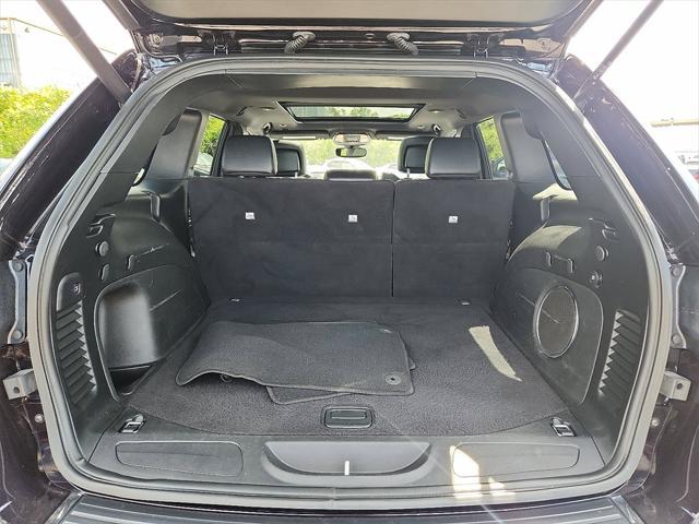 Photo of 2021 Sangria Metallic Clearcoat Jeep Grand Cherokee