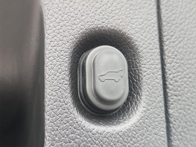 Photo of 2019 Silver Ice Metallic Chevrolet Tahoe