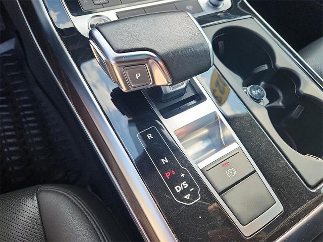 Photo of 2023 Mythos Black Metallic Audi Q7