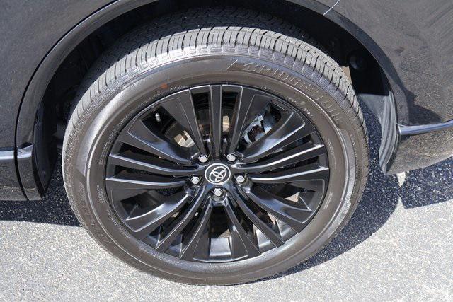 Photo of 2024 Celestial Black Toyota Venza