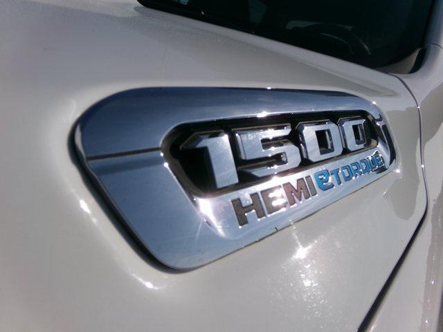 Photo of 2022 Bright White Clearcoat RAM 1500