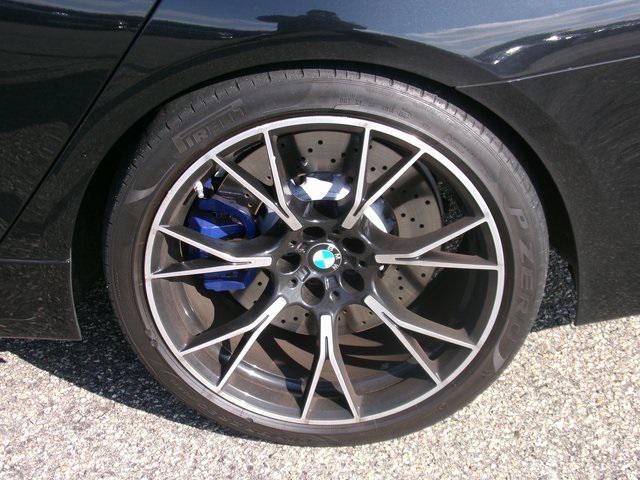 Photo of 2019 Diamond Black Crystal Pearlcoat RAM 1500