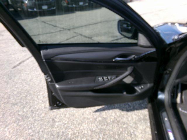 Photo of 2019 Diamond Black Crystal Pearlcoat RAM 1500