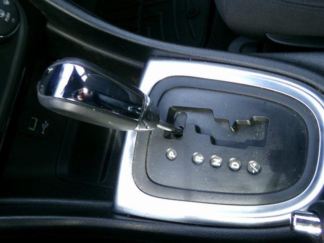 Photo of 2014 Billet Silver Metallic Clearcoat Chrysler 200