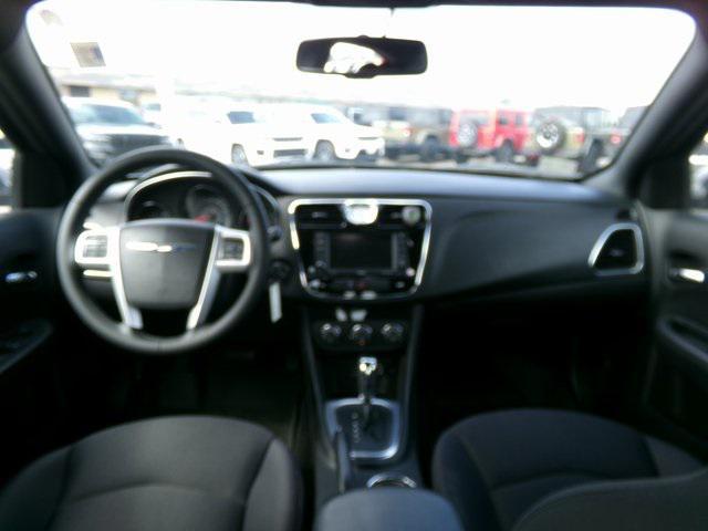 Photo of 2014 Billet Silver Metallic Clearcoat Chrysler 200