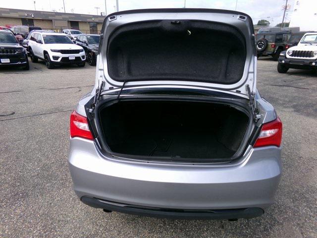 Photo of 2014 Billet Silver Metallic Clearcoat Chrysler 200