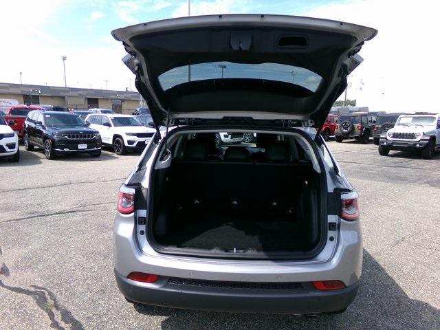 Photo of 2021 Billet Silver Metallic Clearcoat Jeep Compass