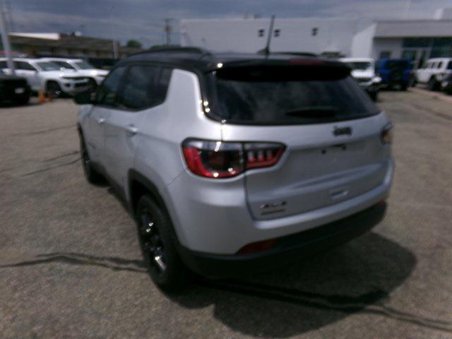 Photo of 2024 Silver Zynith Metallic Clearcoat Jeep Compass