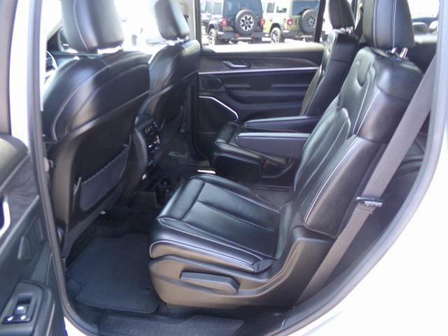 Photo of 2021 Silver Zynith Jeep Grand Cherokee L