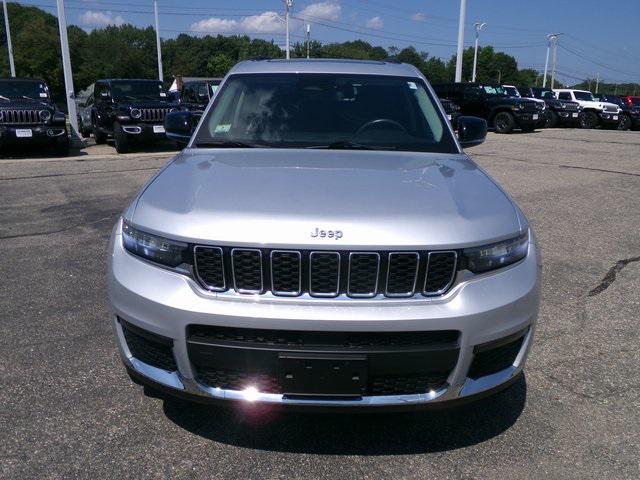 Photo of 2021 Silver Zynith Jeep Grand Cherokee L