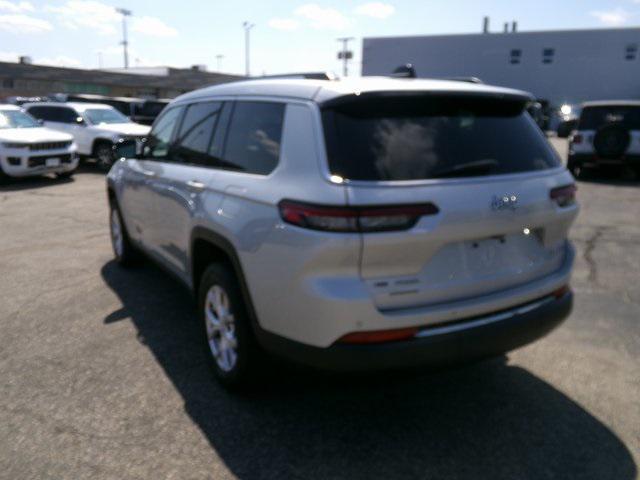 Photo of 2021 Silver Zynith Jeep Grand Cherokee L